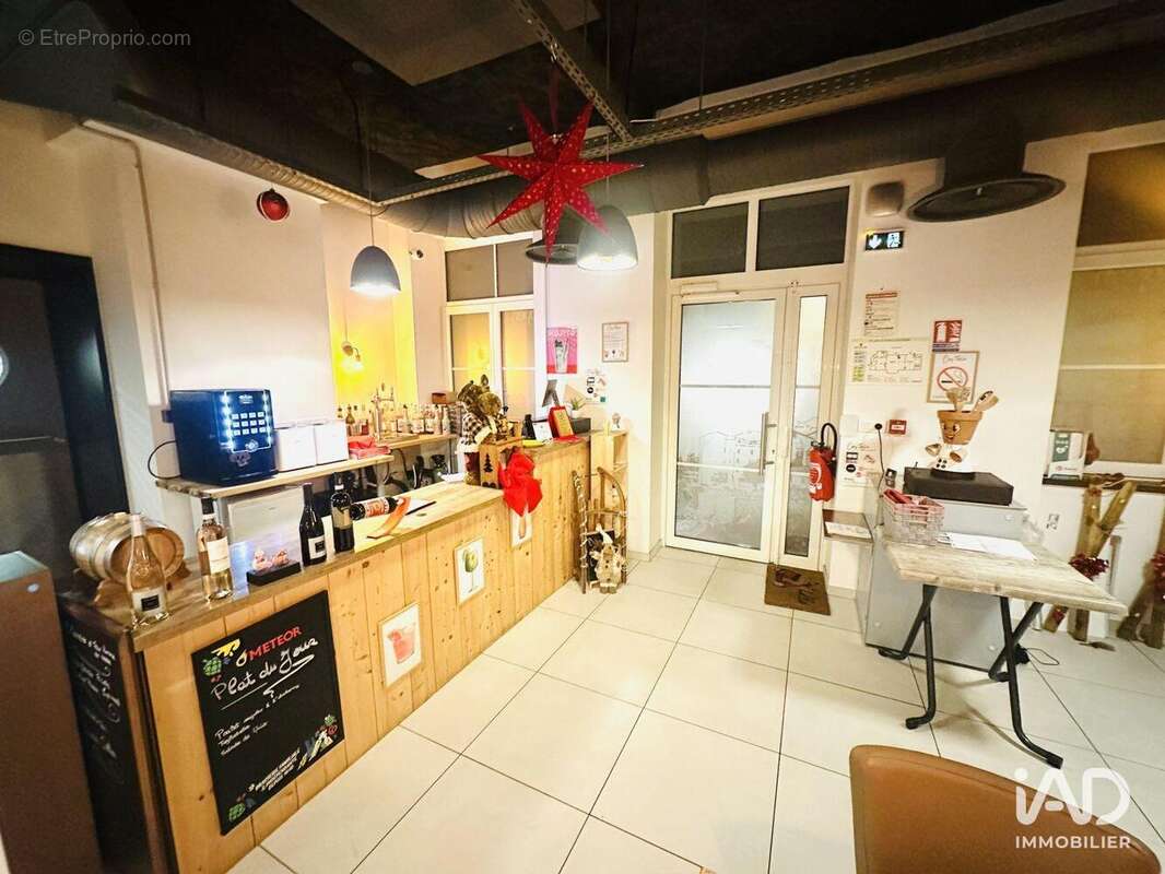 Photo 3 - Commerce à MONTREUX-VIEUX