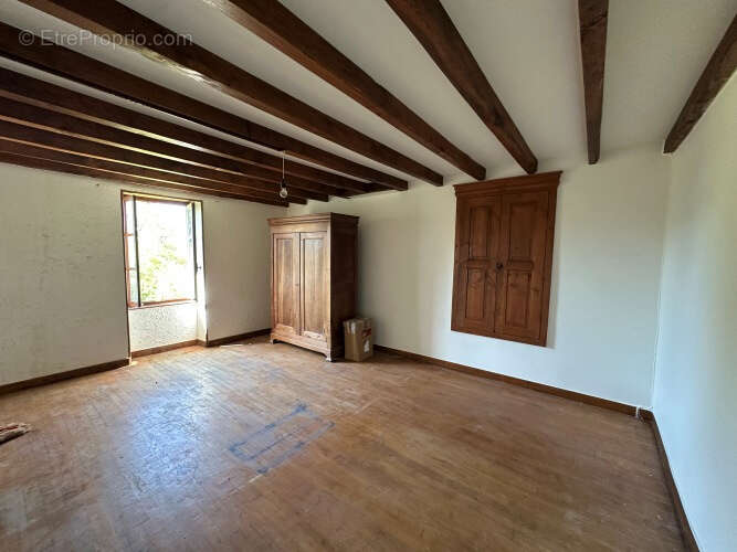 Maison à SAURET-BESSERVE