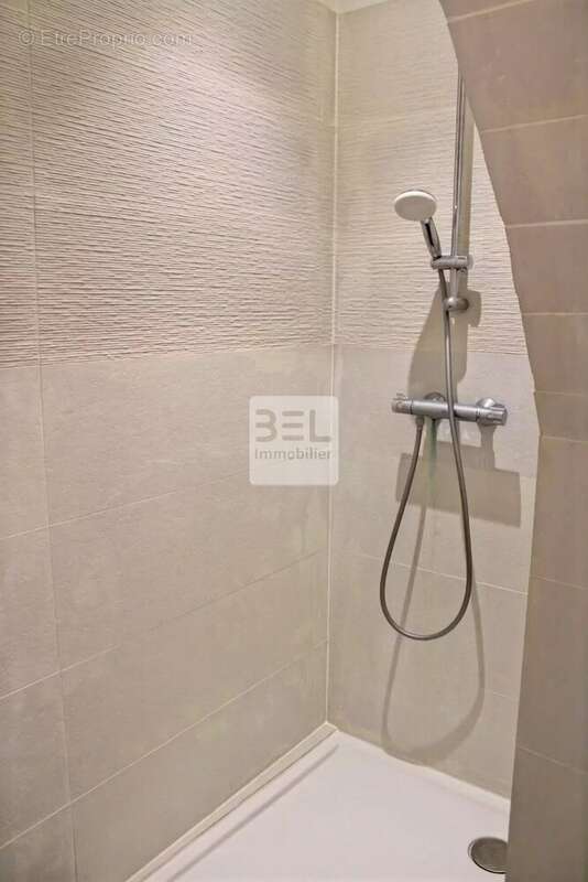 Appartement à LAUDUN-L&#039;ARDOISE