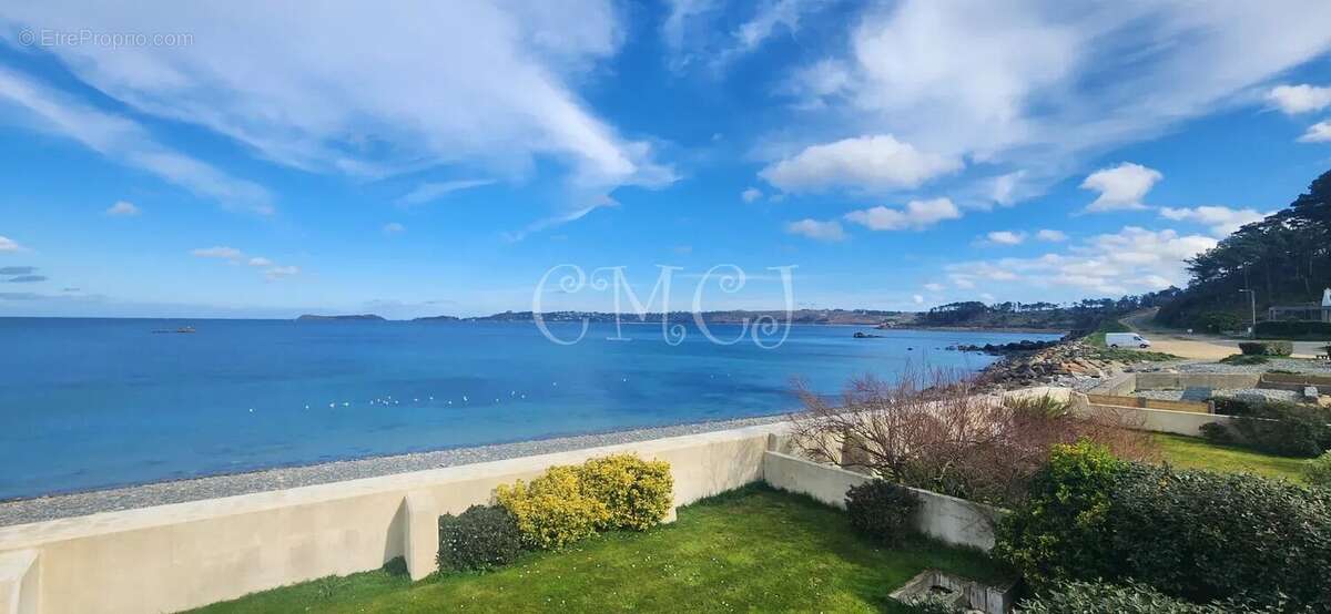 Maison à TREDREZ-LOCQUEMEAU