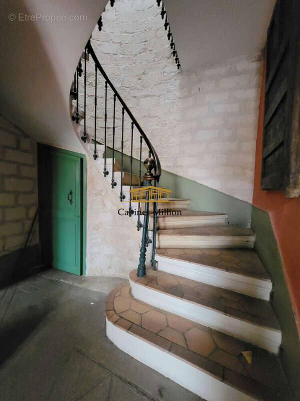 Maison à VIC-LA-GARDIOLE