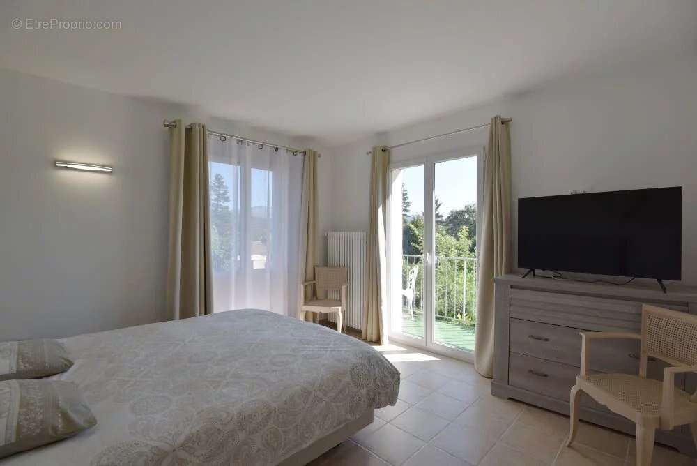Maison à CALLIAN