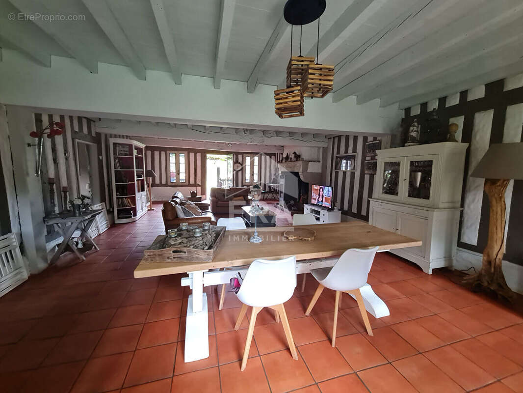 Maison à LUXEY