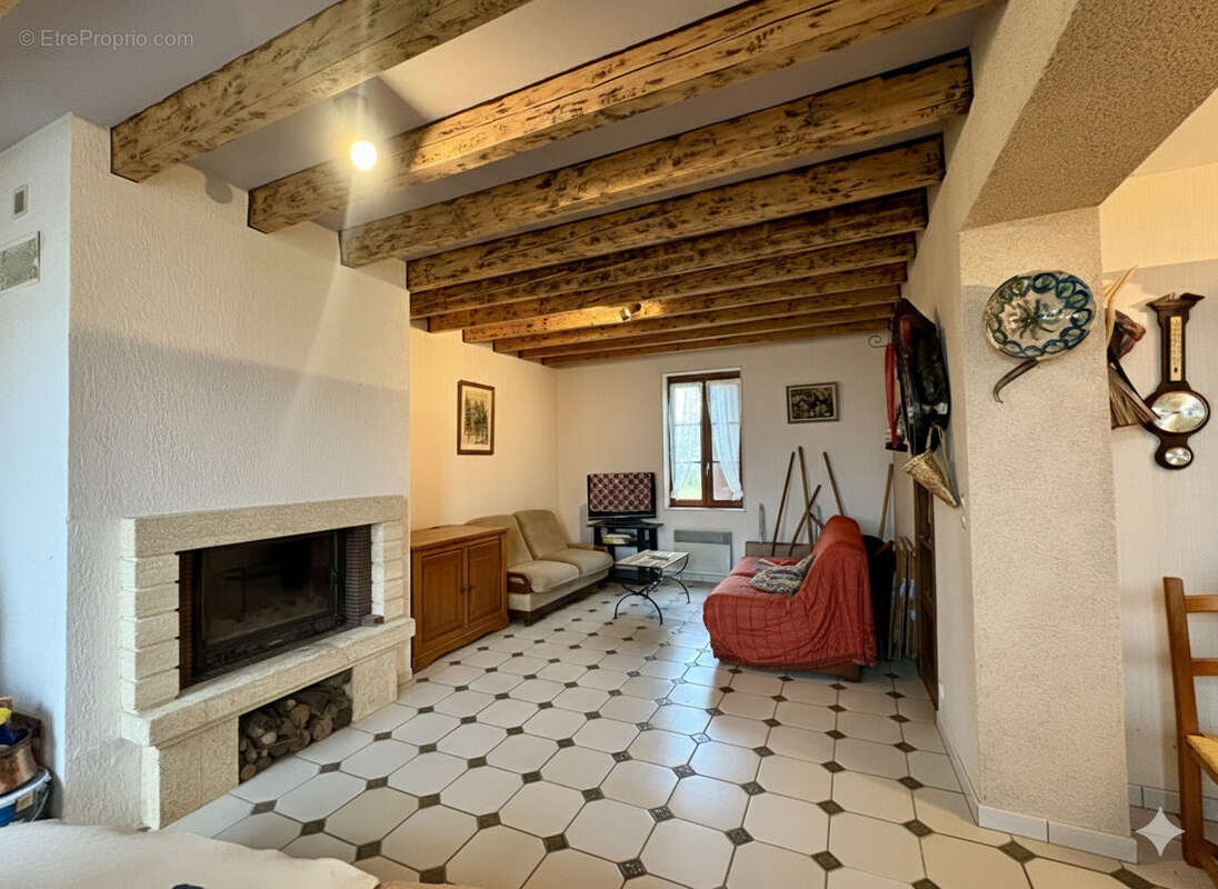 Maison à CHARRIN