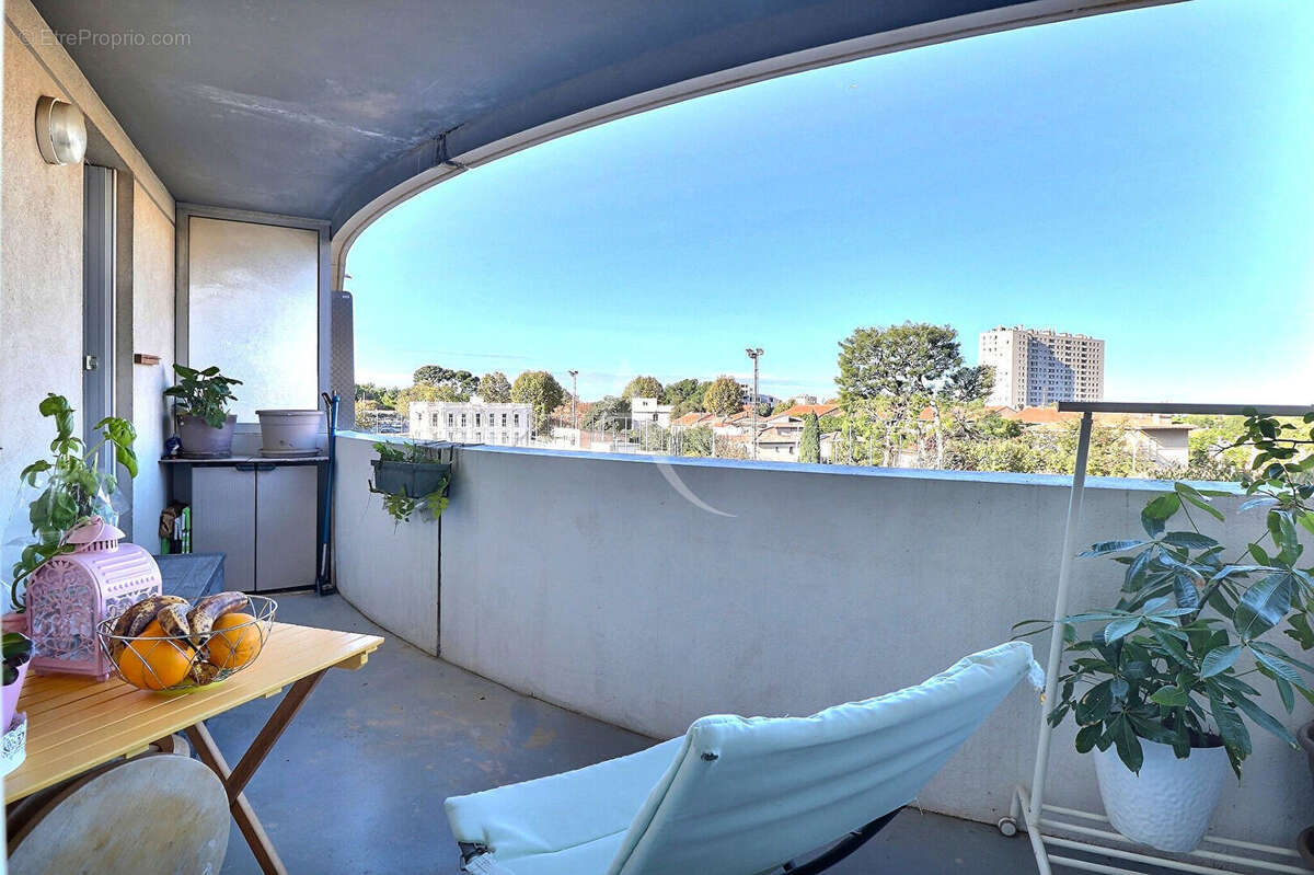 Appartement à MARSEILLE-9E