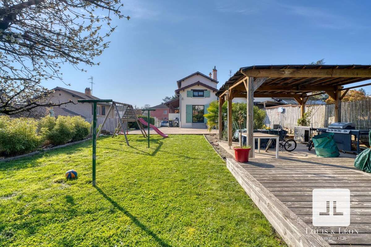 Maison à LIMAS
