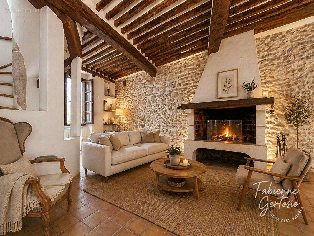 Maison à SOLLIES-VILLE