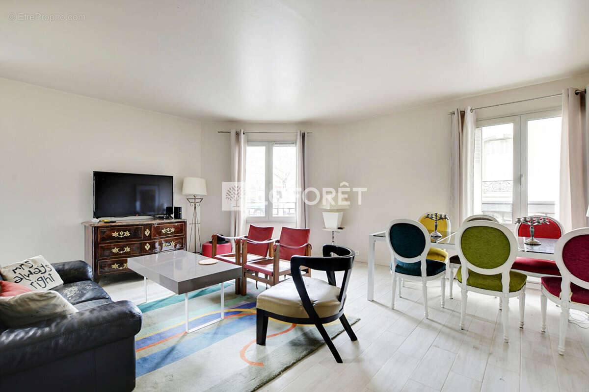 Appartement à PARIS-14E