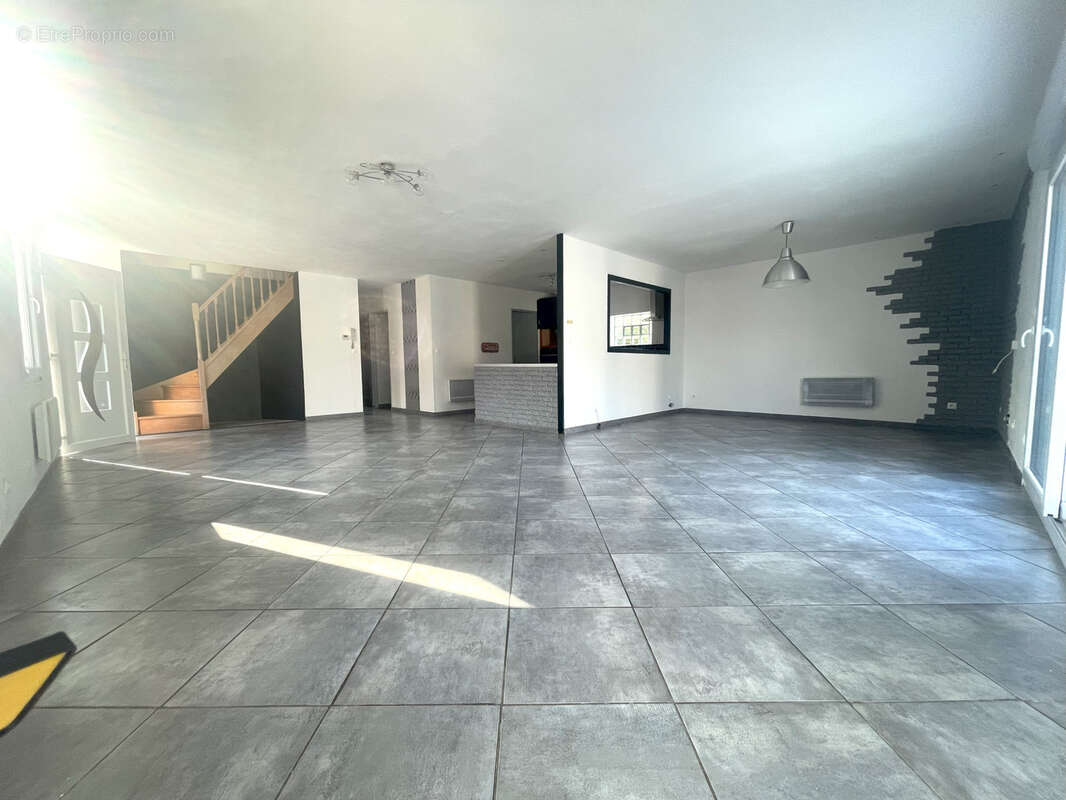 Maison à ECOUST-SAINT-MEIN