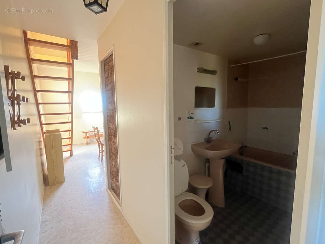Appartement à PORT-EN-BESSIN-HUPPAIN