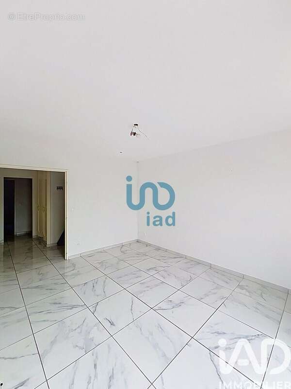 Appartement 73 m² à Brou-Sur-Chantereine  - photo 3