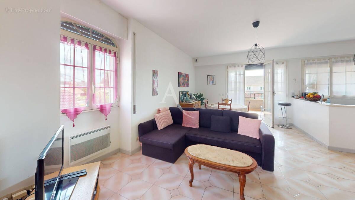 Appartement à PARAY-VIEILLE-POSTE