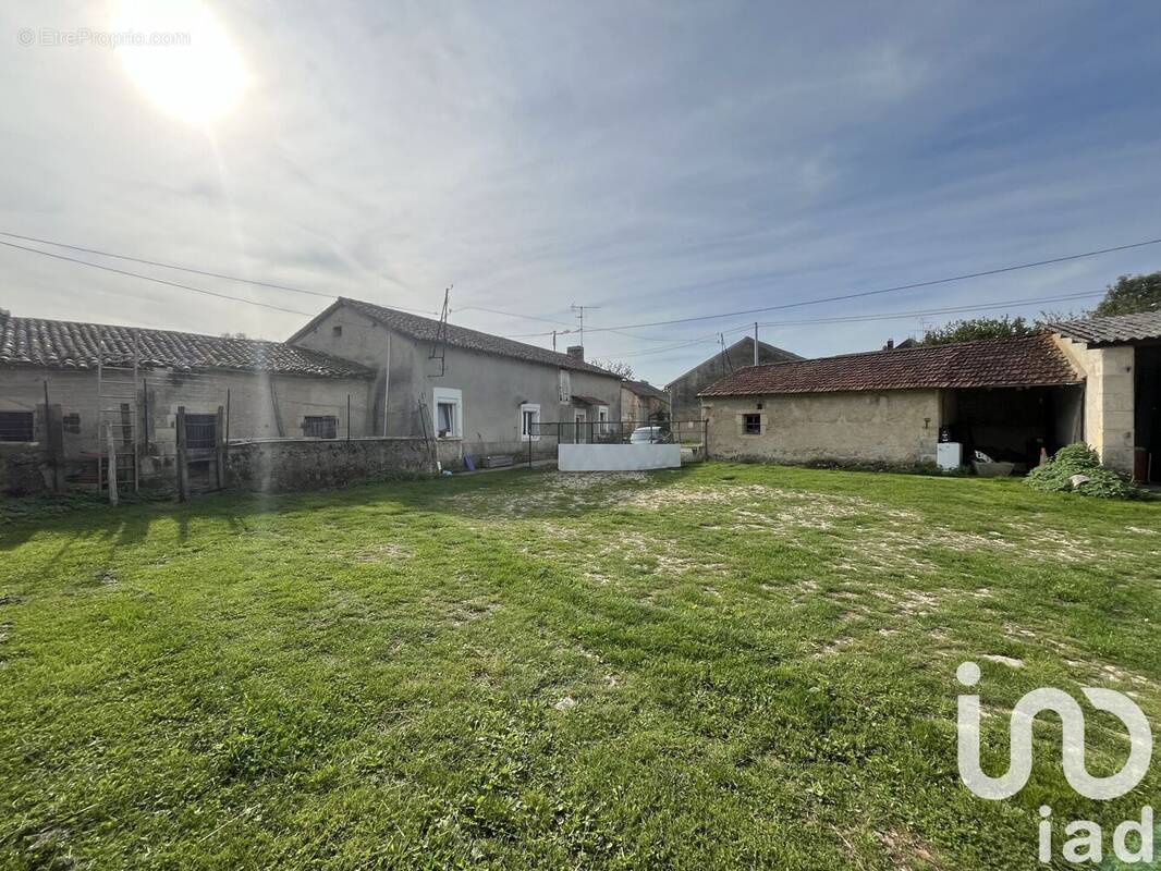 Photo 1 - Maison à SAINT-SAVIN