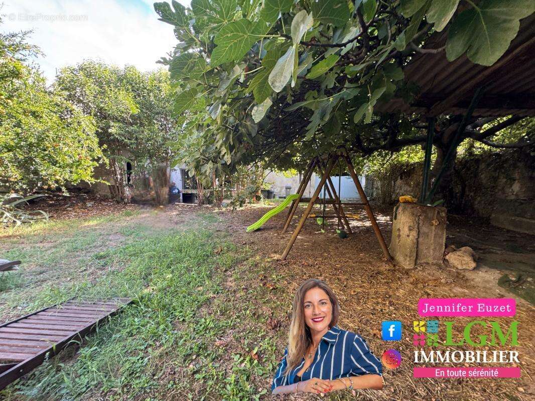 Appartement à LUNEL-VIEL