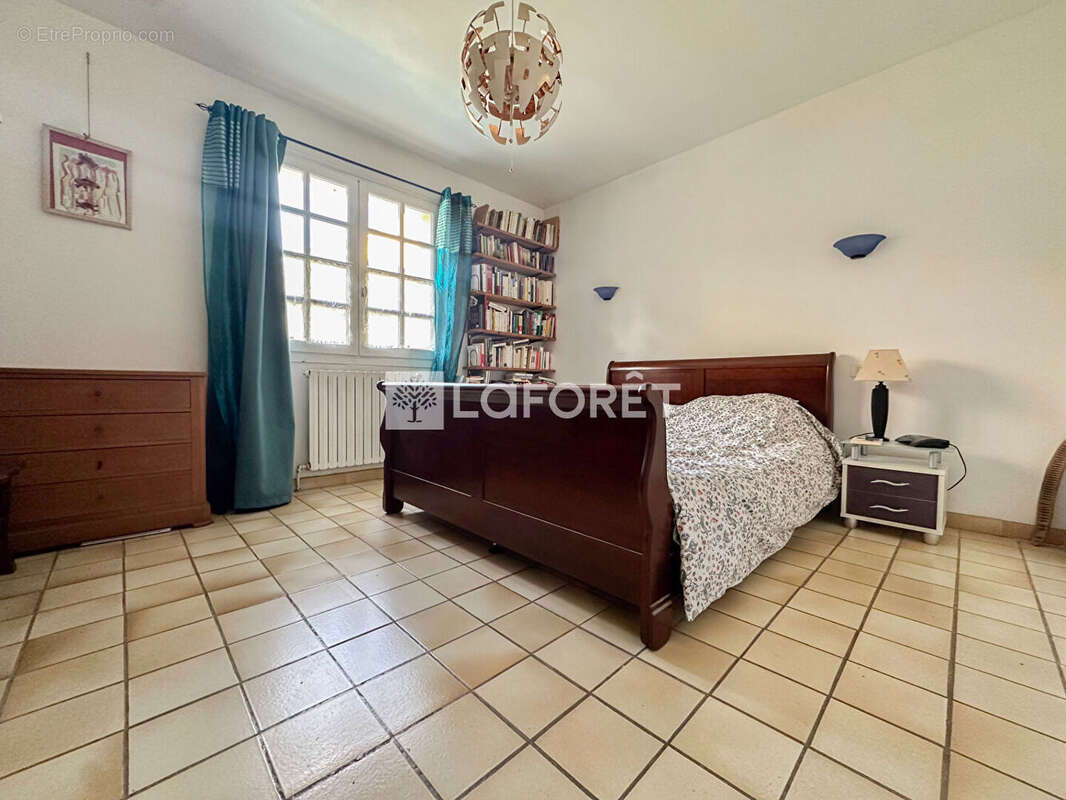 MAISON - 7 PIECES - 190 m2 - Hôpitaux-Facultés - photo 10