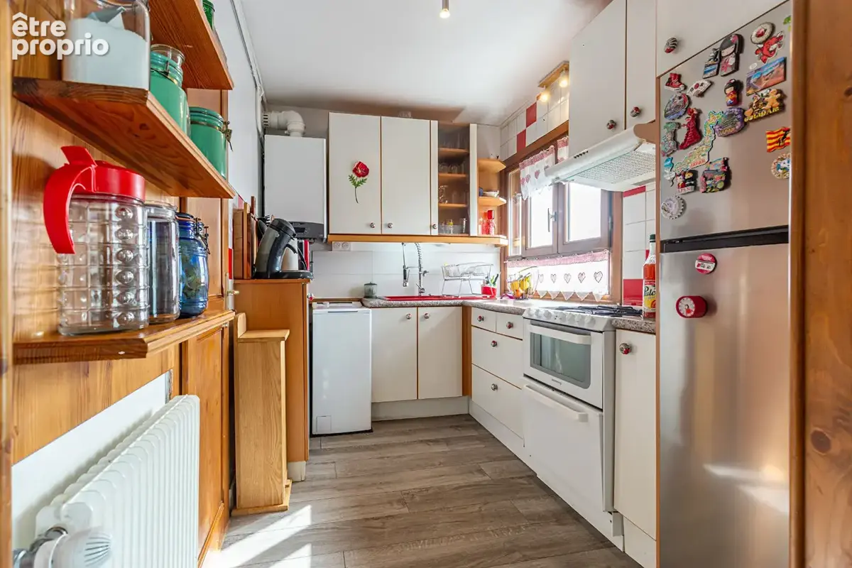 Agence immobiliere laforet - exclusivite - "coccinelle" - appartement t3 de 44,59m2 - veranda - cave - dernier etage - dpe d - r - photo 4
