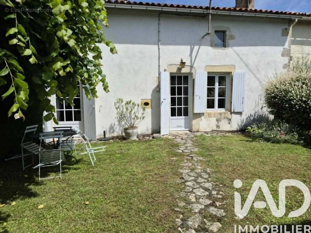 Photo 1 - Maison à LIMALONGES