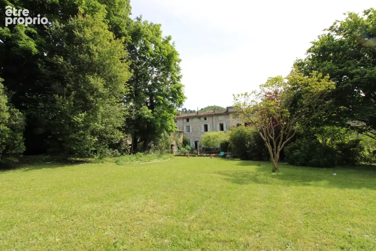 Maison de maitre 464 m2 + 150 m2 caves et garage.. - photo 22