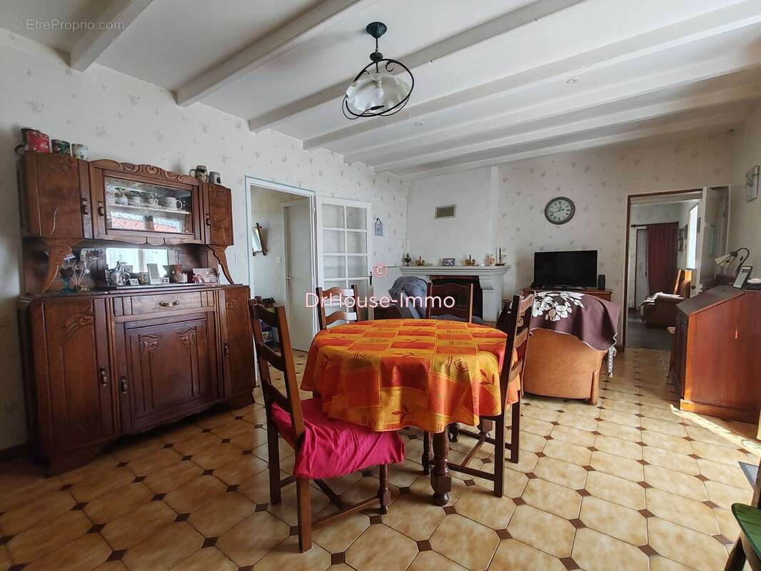 Maison à PUYRAVAULT