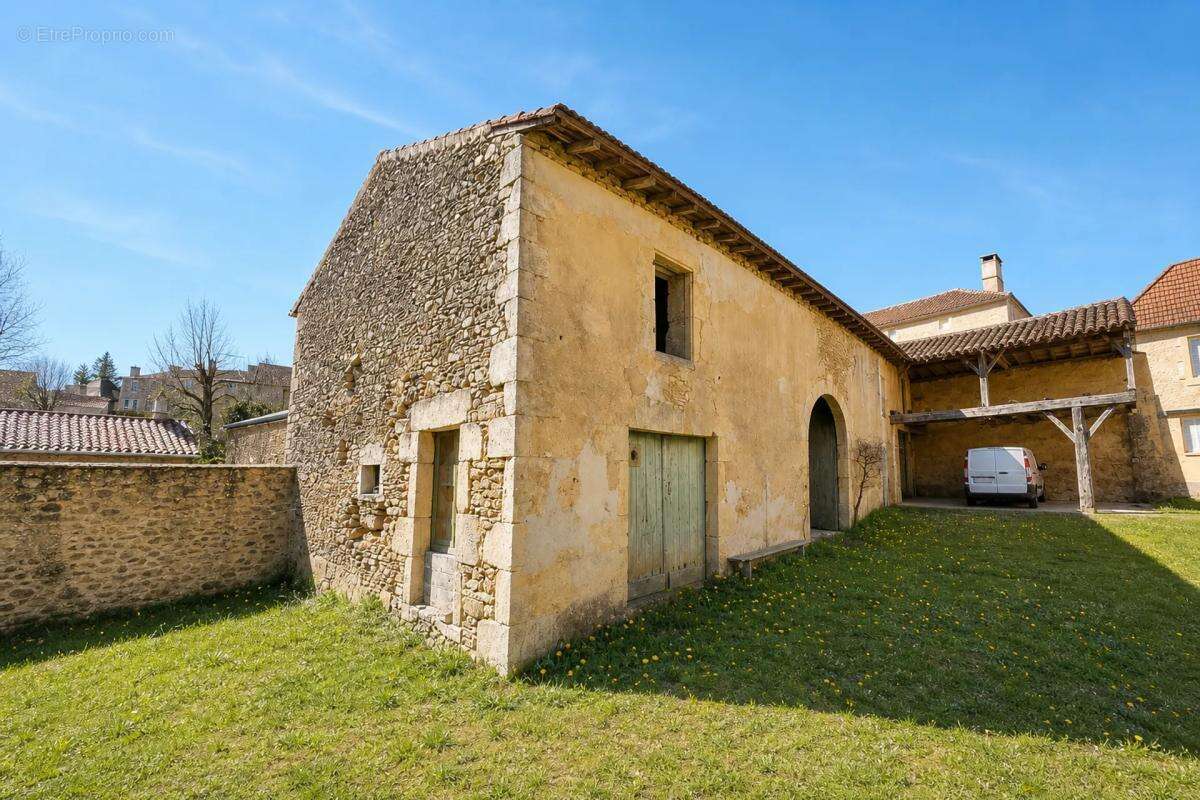 Maison à SAINT-CERNIN-DE-L'HERM