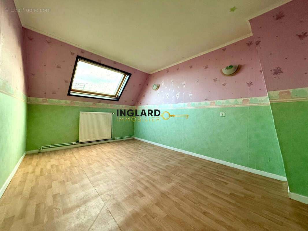 Maison 140 m² à Cappelle-Brouck  - photo 8