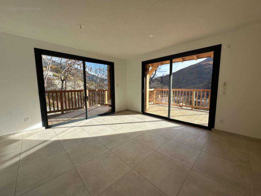 Appartement à SAINT-CHAFFREY