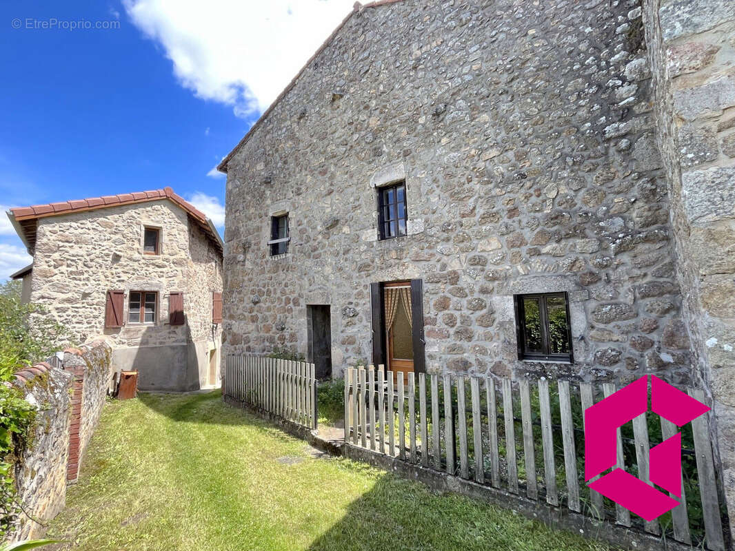 Maison à SAINT-PAL-DE-CHALENCON