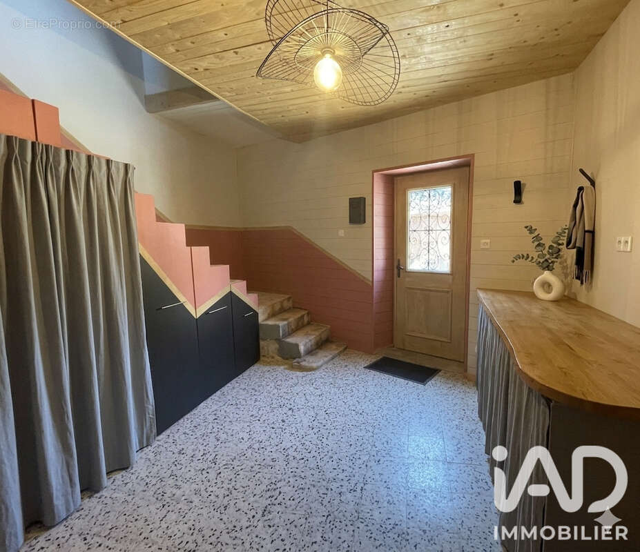 Maison 110 m² à Lussan  - photo 4