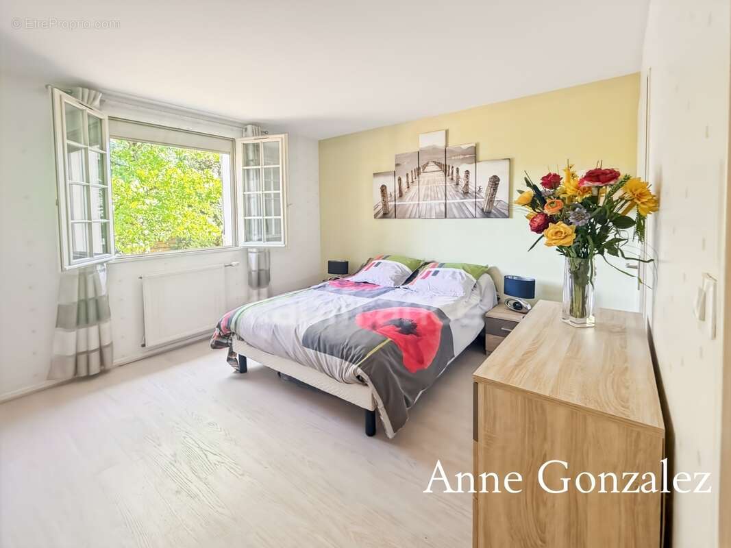 Saint Jean le Blanc, à 5 minutes d'Orleans dans un secteur privilégié etcherché à vendre grande maison familiale de 235 m2, 5 ch - photo 9
