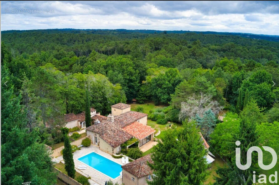 Photo 2 - Maison à MAZEYROLLES