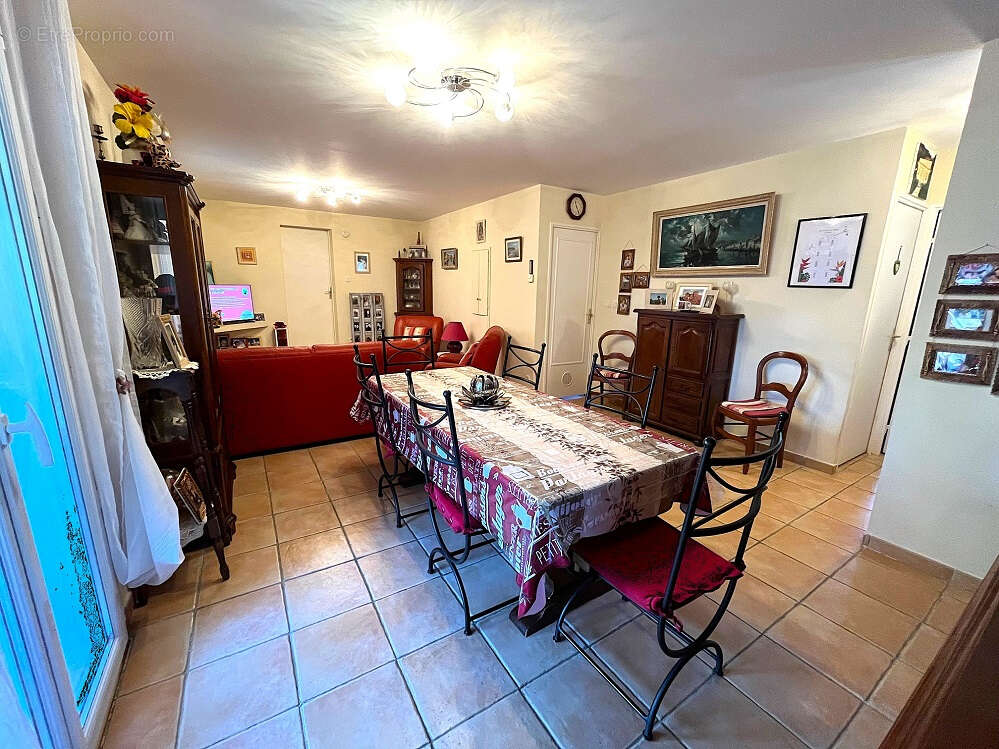 Maison à SEILLONS-SOURCE-D'ARGENS