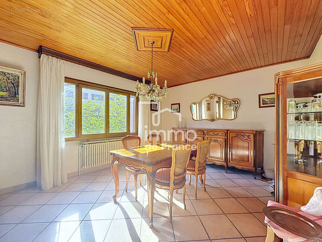 Maison à BELLEGARDE-SUR-VALSERINE