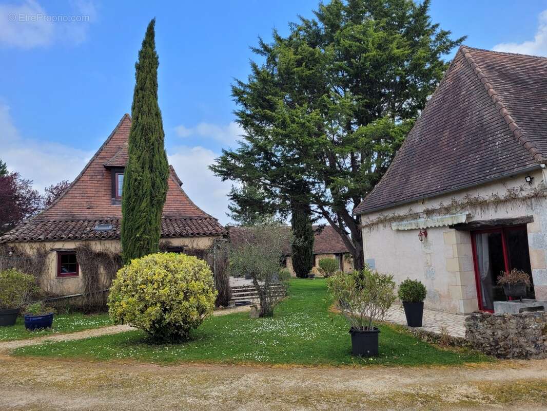 Propriete à vendre 15 pièces LA DOUZE (24) - photo 10