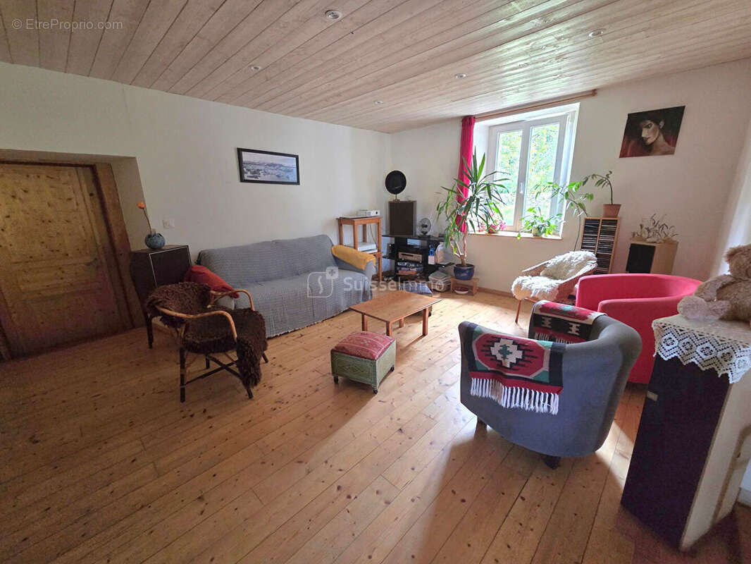 Corps de ferme renove de 147m² sur terrain de 20 ares 199000 euros - photo 4