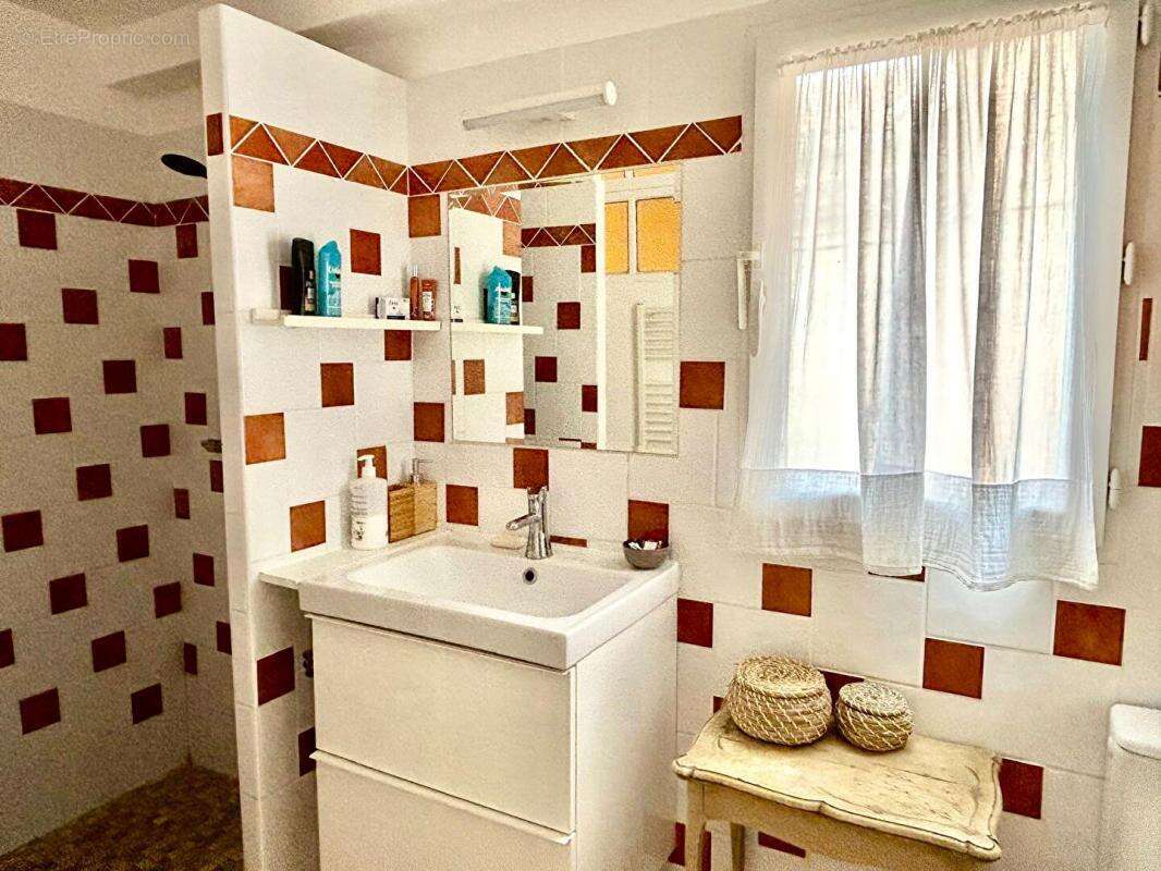 Maison à LE CASTELLET