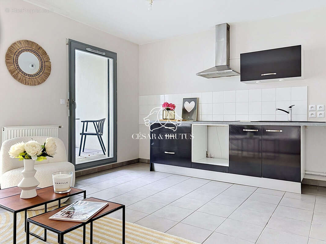 Appartement à NEUVILLE-SUR-SAONE