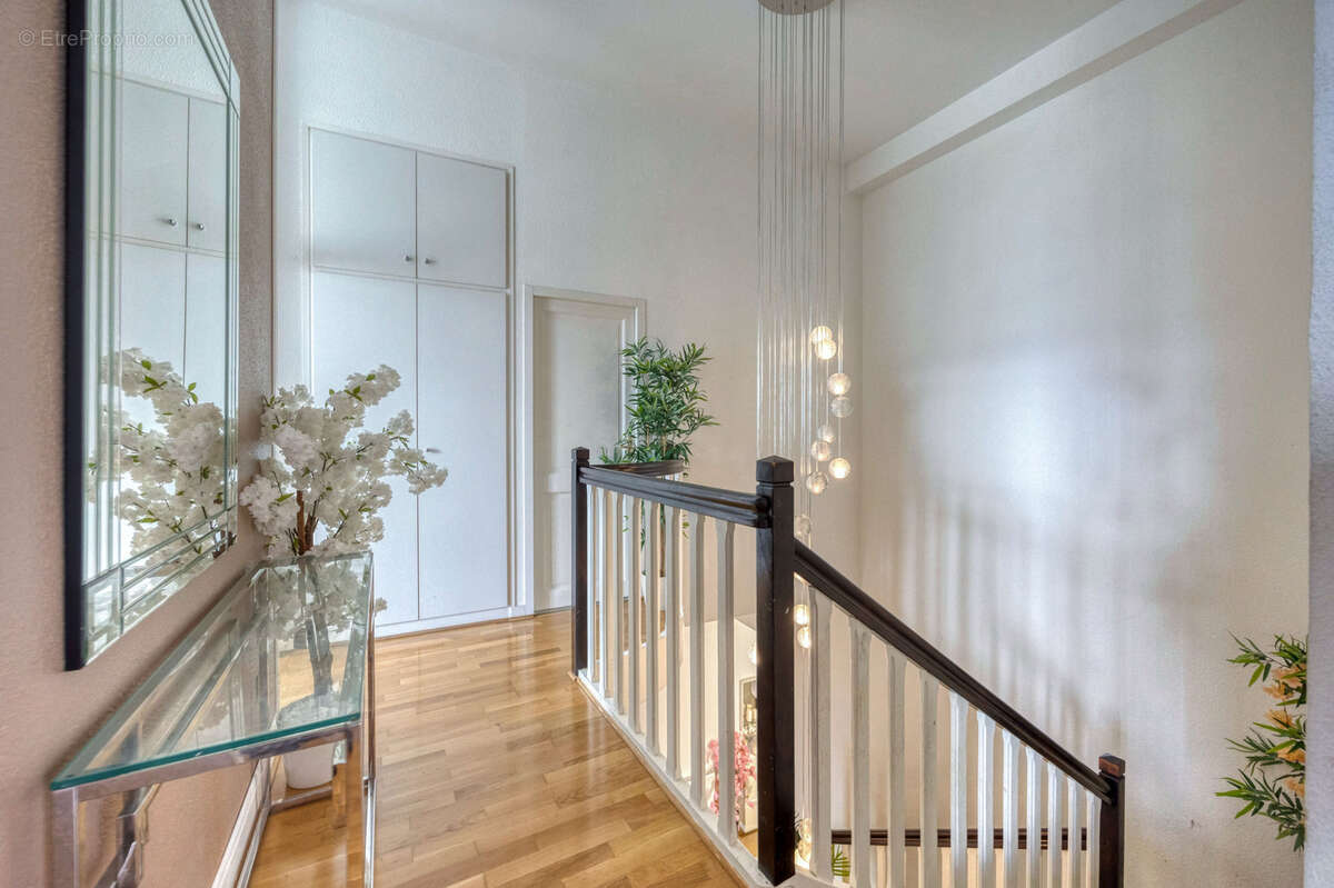 Appartement à CORENC