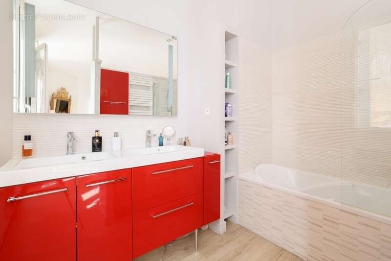 Appartement à PARIS-10E