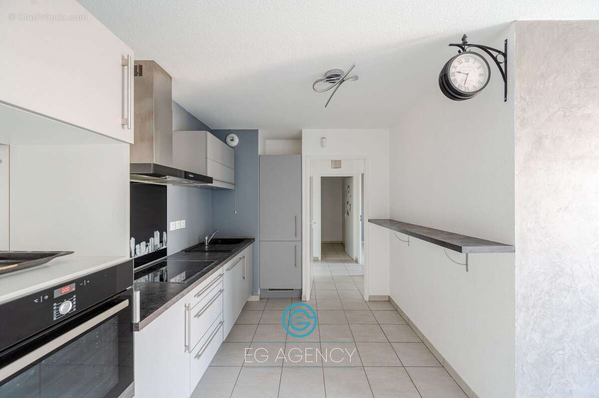 Appartement à MARSEILLE-3E