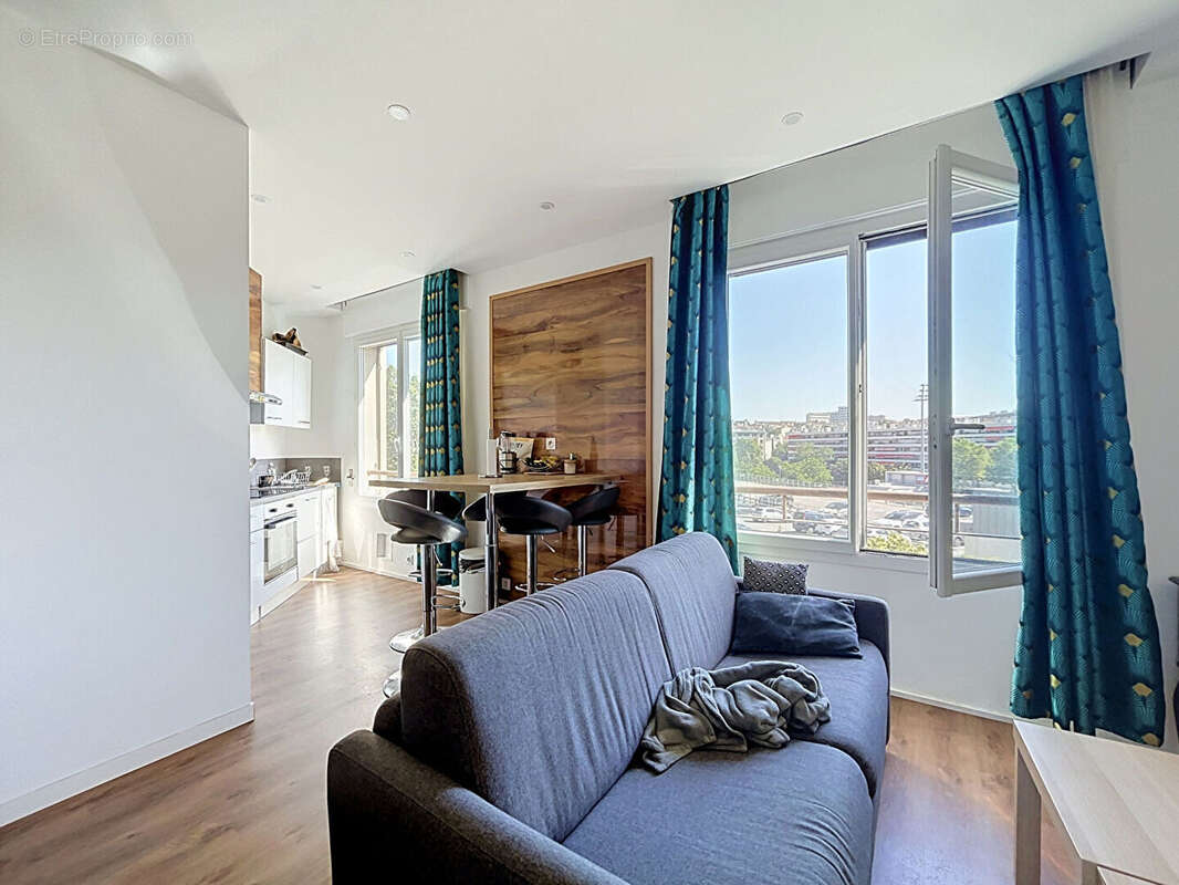 Appartement à MARSEILLE-4E