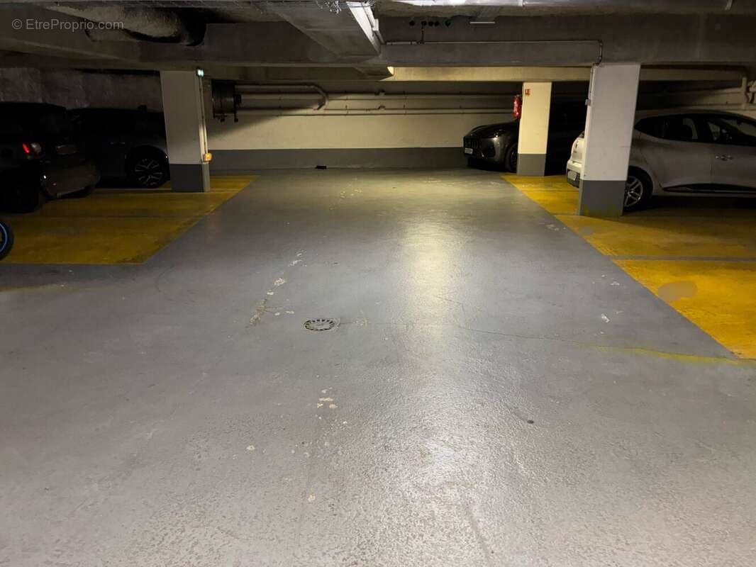 Parking à LEVALLOIS-PERRET
