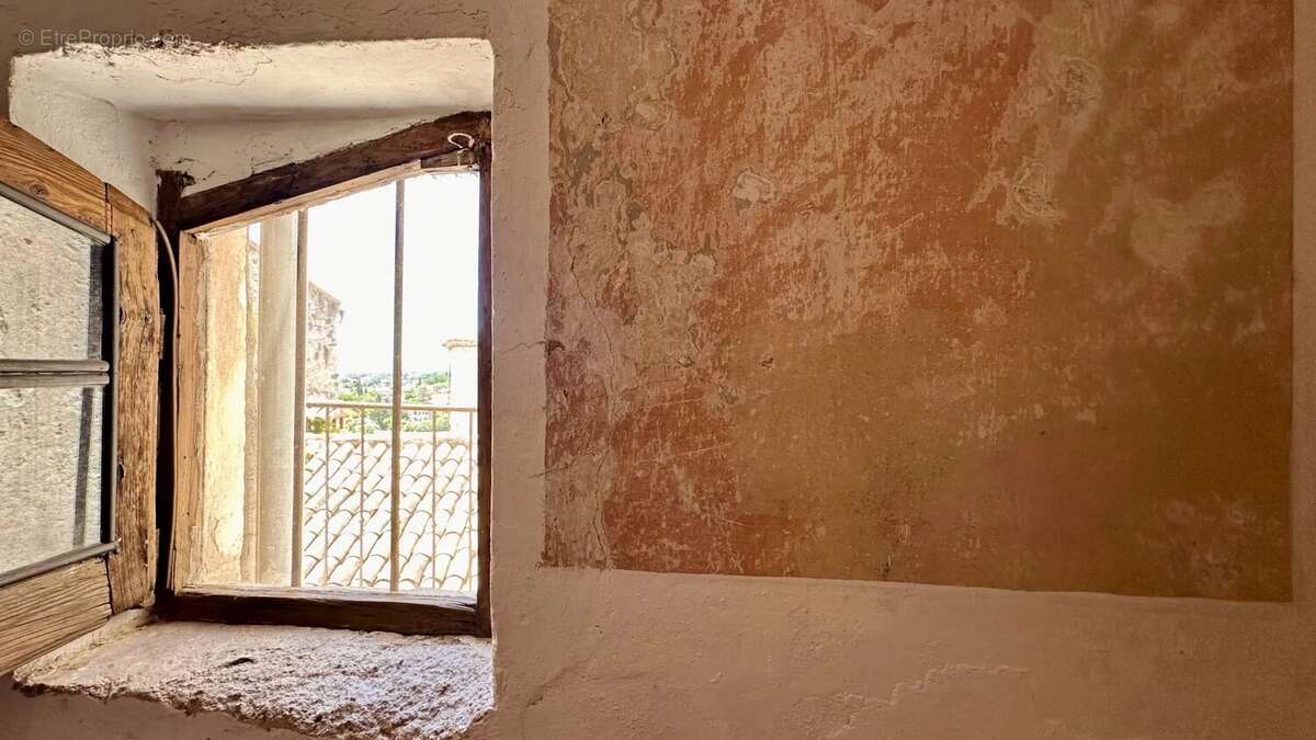 Appartement de village rénové avec caves voûtées — Haut de Cagnes - photo 9