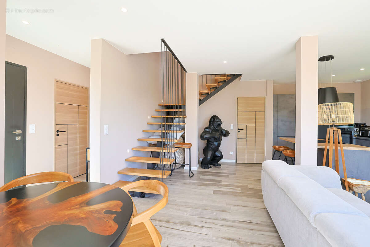 Maison à SOLLIES-PONT