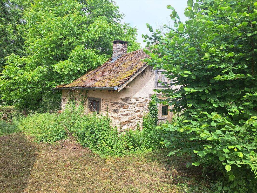Maison à SEGUR-LE-CHATEAU