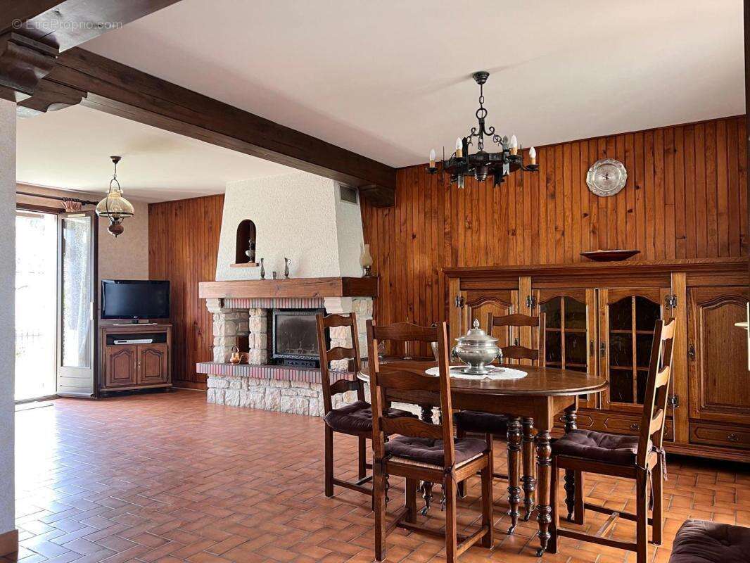 Maison à LOIVRE