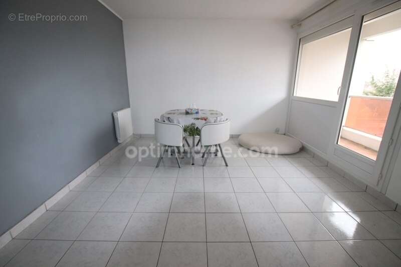 Appartement à SAINT-JEAN-DE-BRAYE