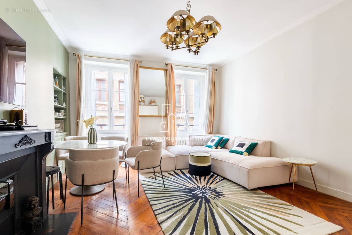 Appartement à PARIS-17E