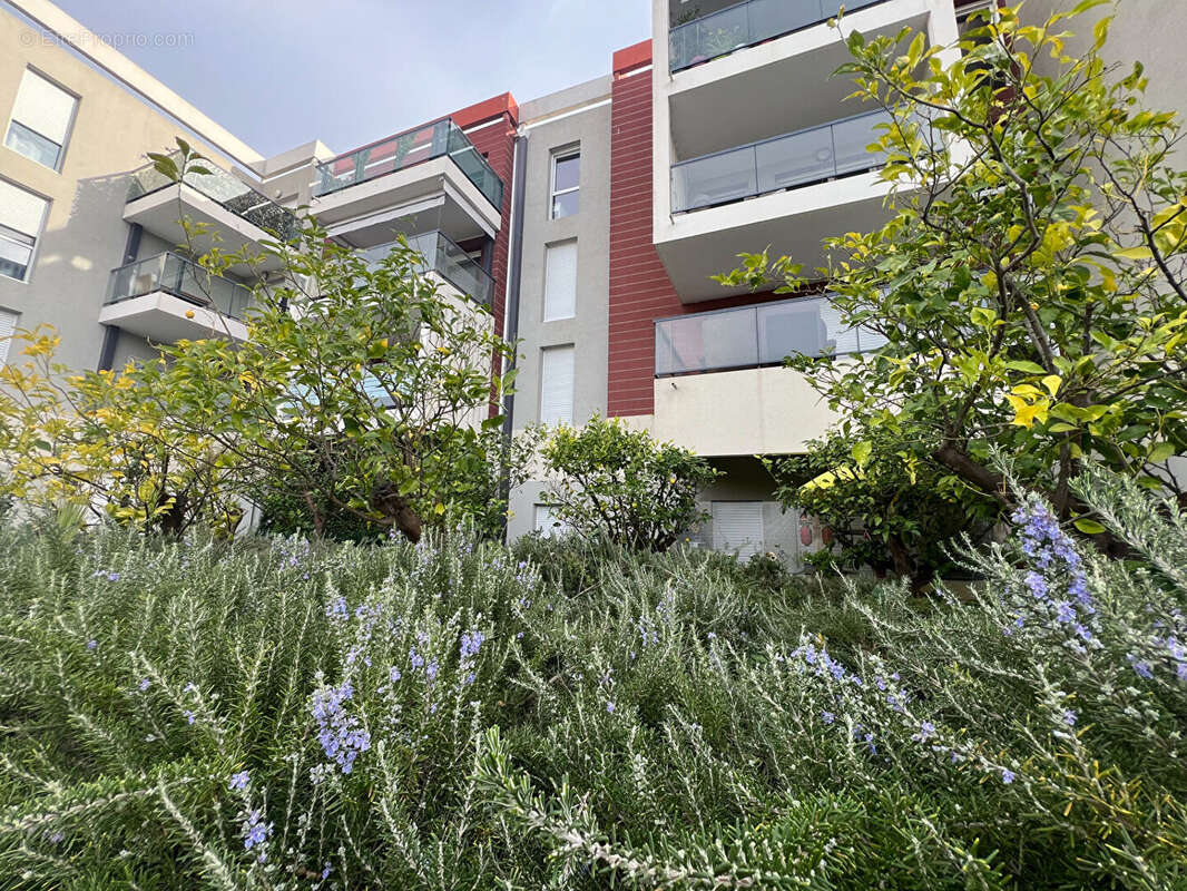 ANTIBES - Résidence récente - Investissement locatif sécurisé - Vue mer - photo 12