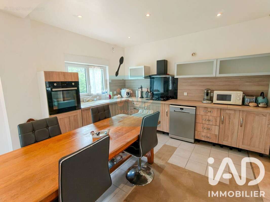 Maison 87 m² à Pont-Sur-Yonne  - photo 3