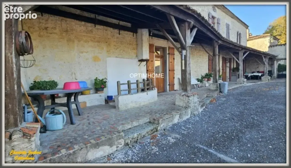 Propriete à vendre 7 pièces Proche de VILLEBOIS LAVALETTE (16) - photo 6